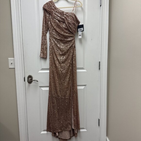 Mac Duggal Size 2 Copper Gold 26571 Sequined Drop Shoulder Faux Wrap Gown Dress - Picture 4 of 13